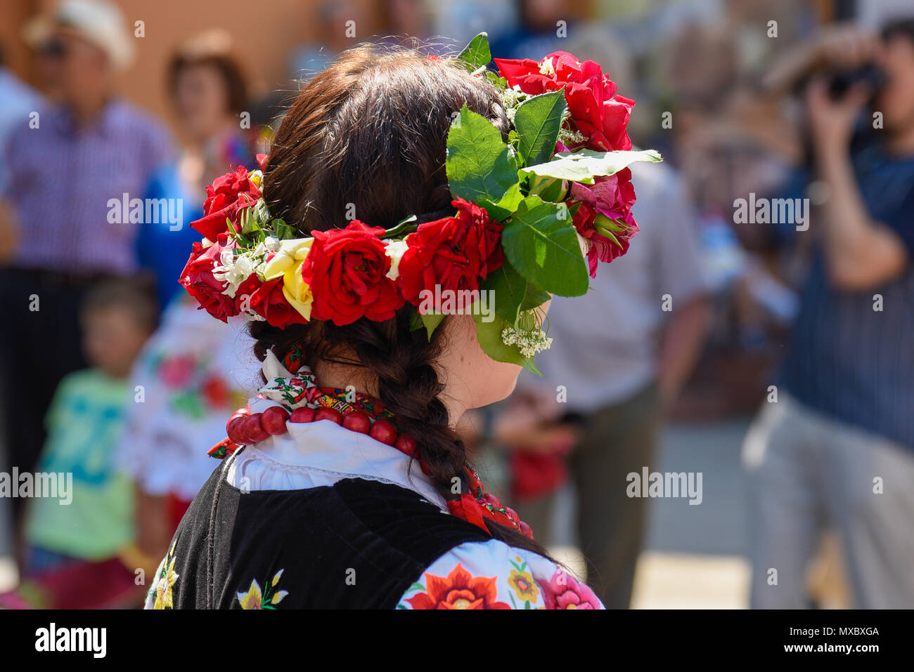World, français, régional, folklore, costumes fleur bijou couronne lors du défilé de Corpus Christi. Banque D'Images