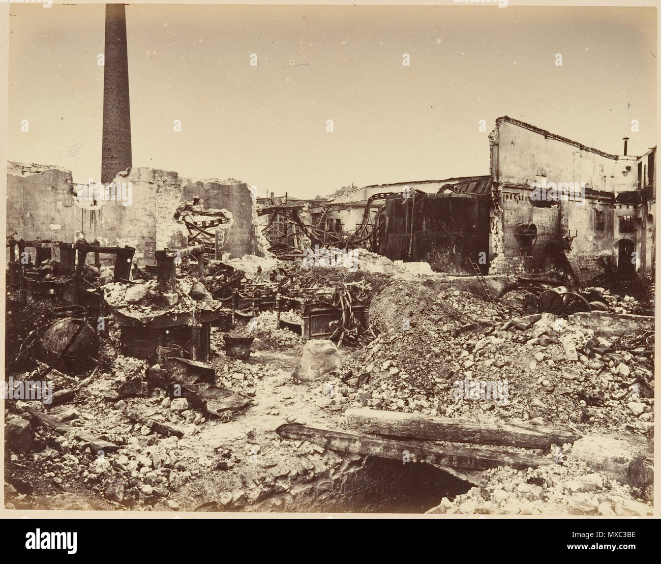 . Anglais : Les ruines de Paris et de ses environs 1870-1871 : 100 Photographies : Premier Volume. Par A. Liébert, texte par Alfred d'Aunay. Auteur : Alfred d'Aunay (Français) Date : 1870-71 Médium : Épreuve épreuves à partir de négatifs sur verre Dimensions : env. : Images 19 x 25 cm (7 1/2 x 9 13/16 in.), ou les supports de marche arrière : 32,8 x 41,3 cm (12 15/16 x 16 1/4 in.), ou l'inverse de la ligne de crédit Classification : Albums : Joyce F. Menschel Fonds Bibliothèque Photographie 2007 NUMÉRO D'ACCESSION : 2007.454.1.1-.33 . 1870-71. Alphonse Liébert J. (Français, 1827-1913) 369 Les ruines de Paris et de ses environs, 1870-1871 Banque D'Images