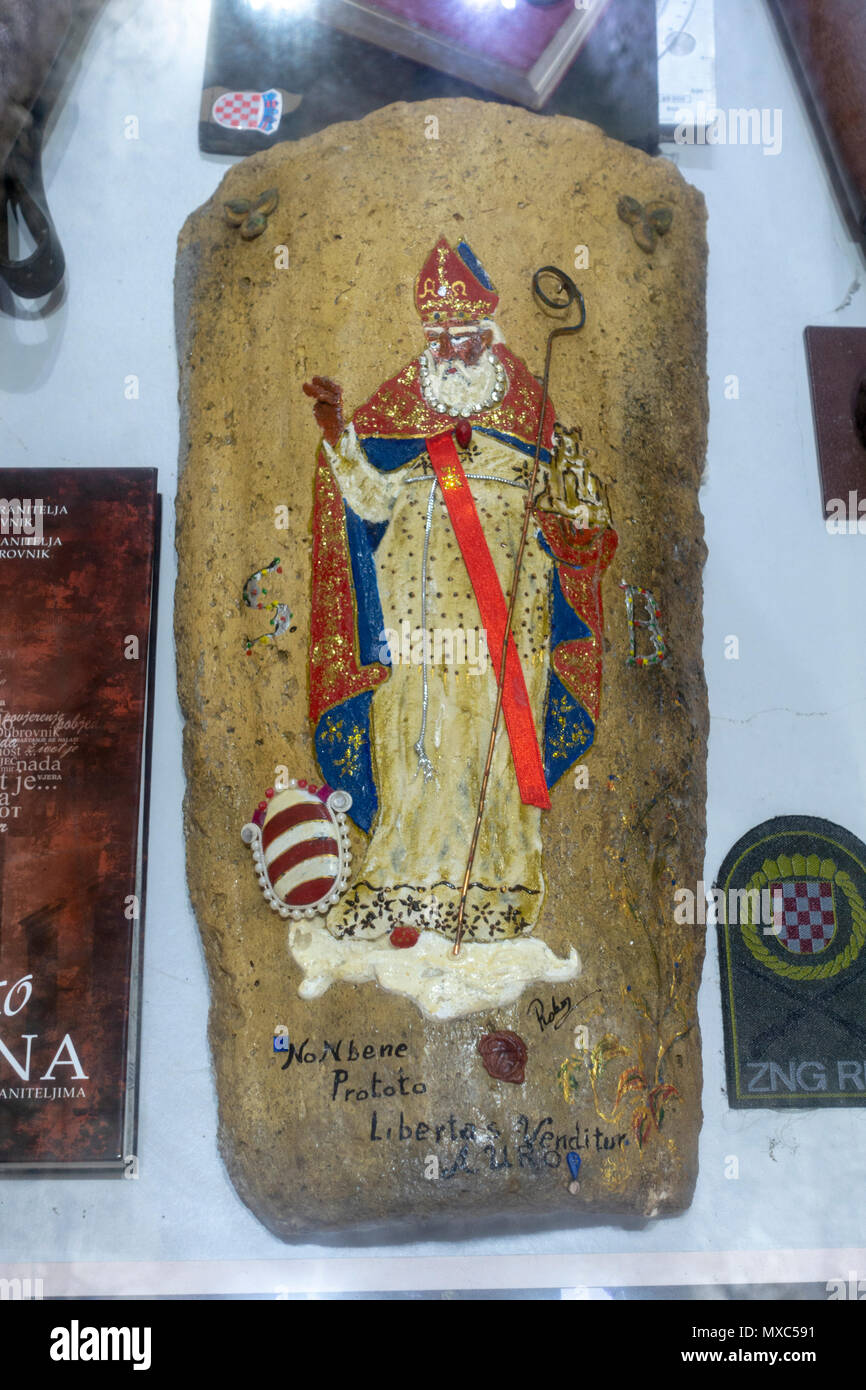 Artefact religieux relatifs à la République de Raguse sur l'affichage dans le Fort Musée impérial sur le mont Srd en Dubrovnik, Croatie. Banque D'Images