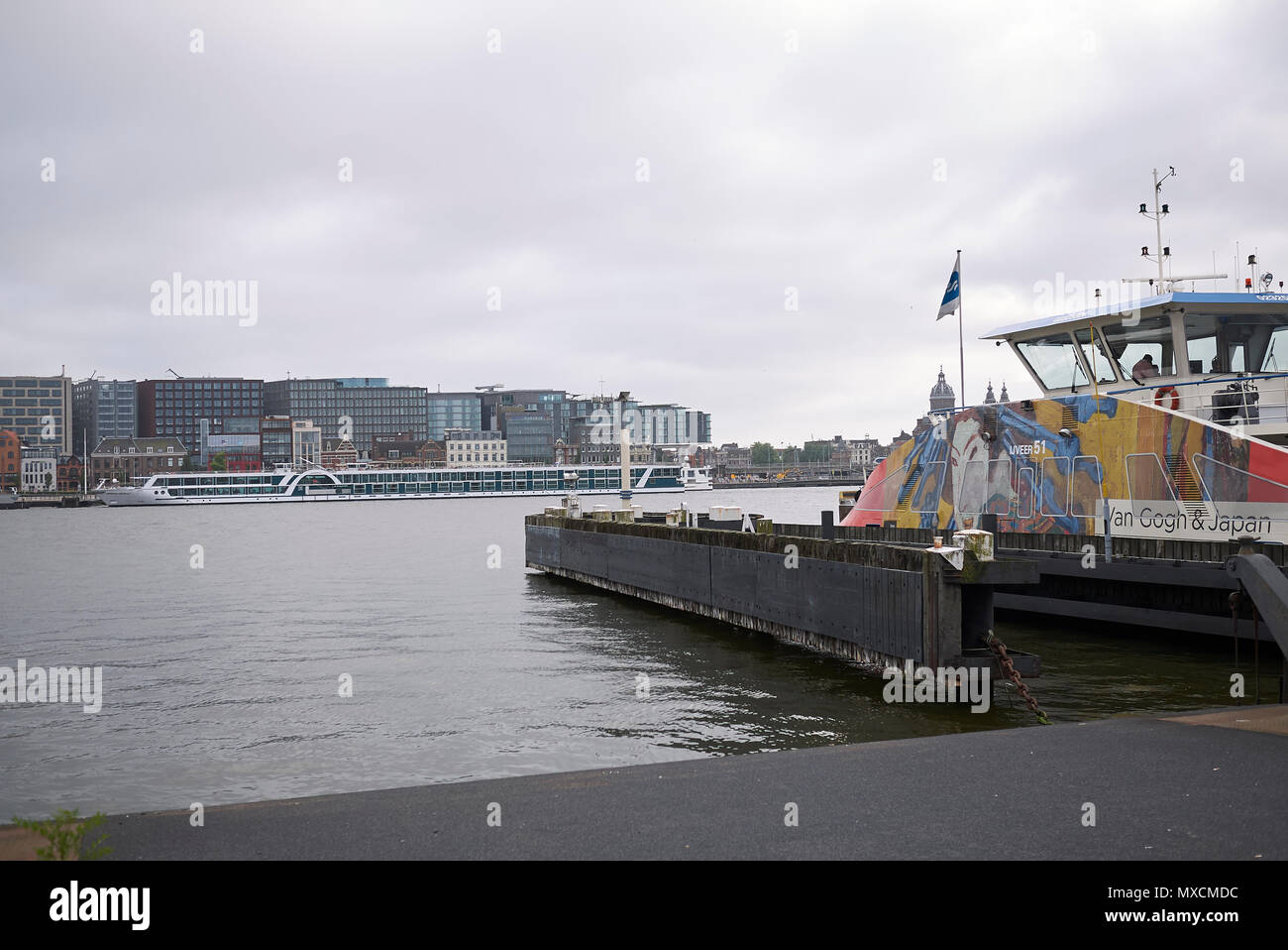 Amsterdam, Pays-Bas - 16 mai 2018 : IJplein arrêt de ferry à Amstedam Noord Banque D'Images