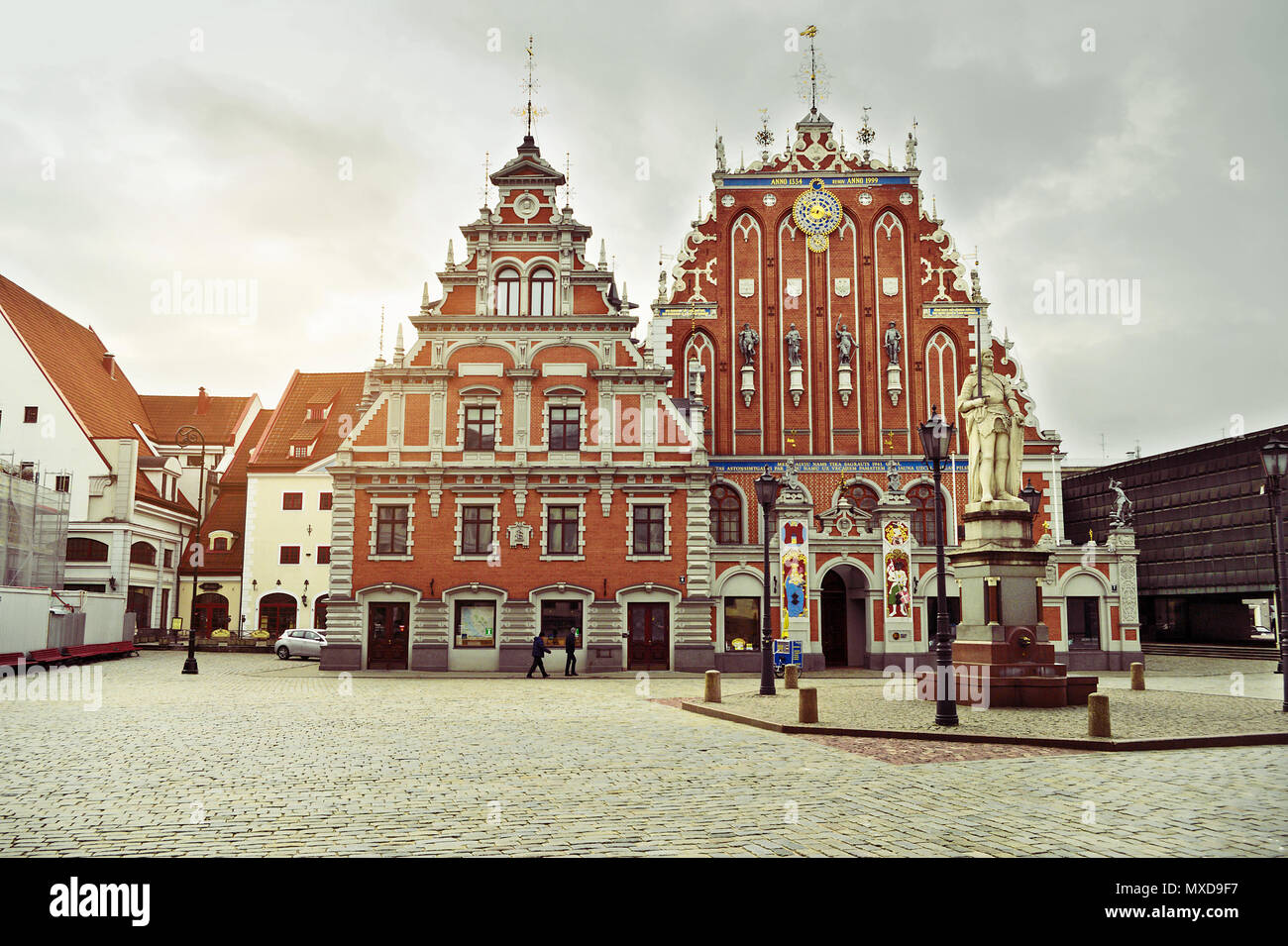 Riga, Lettonie. Maison des Têtes Noires, Melngalvju nams. Vieille ville de Riga. Banque D'Images