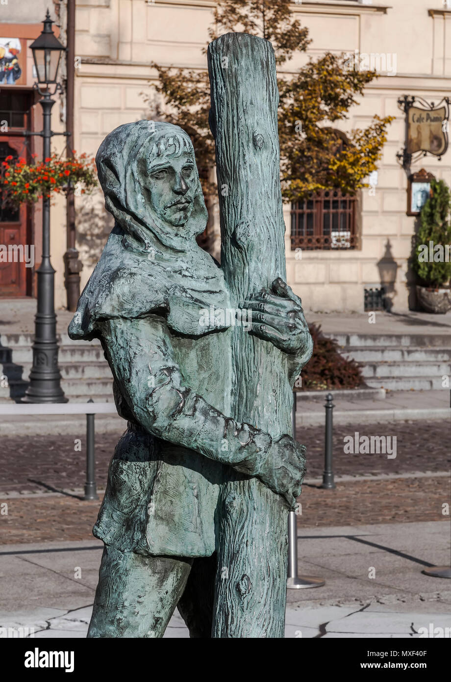 WIELICZKA, Pologne - 26 octobre 2015 : Détail de la sculpture sur la place centrale de - l'un des mineurs qui sortent d'un underground salt min Banque D'Images