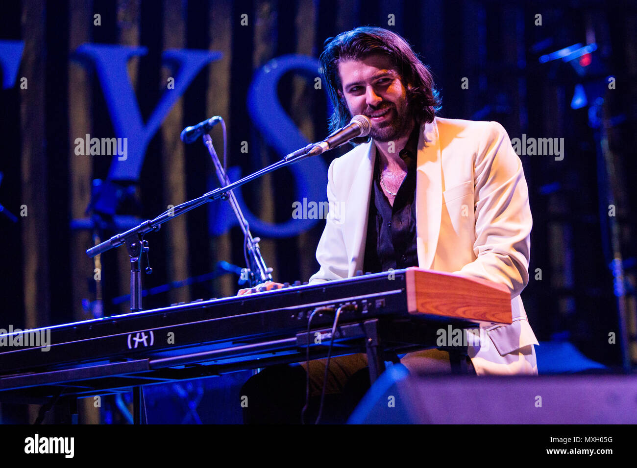 Milan Italie. 04 juin 2018. Le multi-instrumentiste australien singer-songwriter CAMERON AVERY effectue sur scène à Mediolanum Forum ouverture du show de Arctic Monkeys. Credit : Rodolfo Sassano/Alamy Live News Banque D'Images