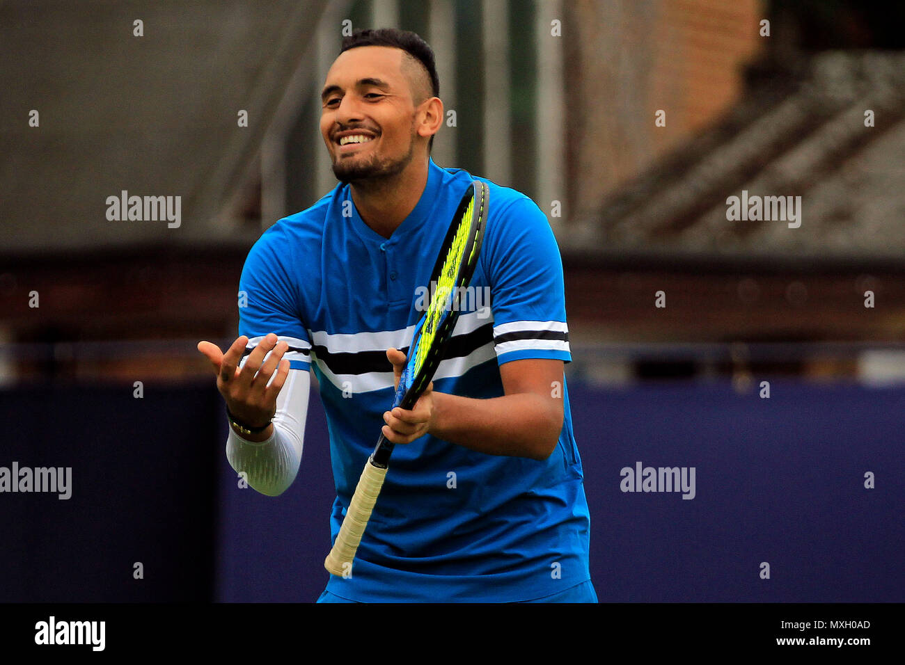 Londres, Royaume-Uni. 4ème Jun, 2018. Nick Krygios de l'Australie en action lors de son match de double. La jeune Australienne joue dans son premier match depuis une blessure l'a forcé hors de l'Open de France. Fuzion 100 2018 trophée Surbiton , événement tennis jour 3 à la raquette de Surbiton et Fitness Club de Surbiton, Surrey, le lundi 4 juin 2018. Ce droit ne peut être utilisé qu'à des fins rédactionnelles. Utilisez uniquement rédactionnel, pic par Steffan Bowen/Andrew Orchard la photographie de sport/Alamy live news Banque D'Images