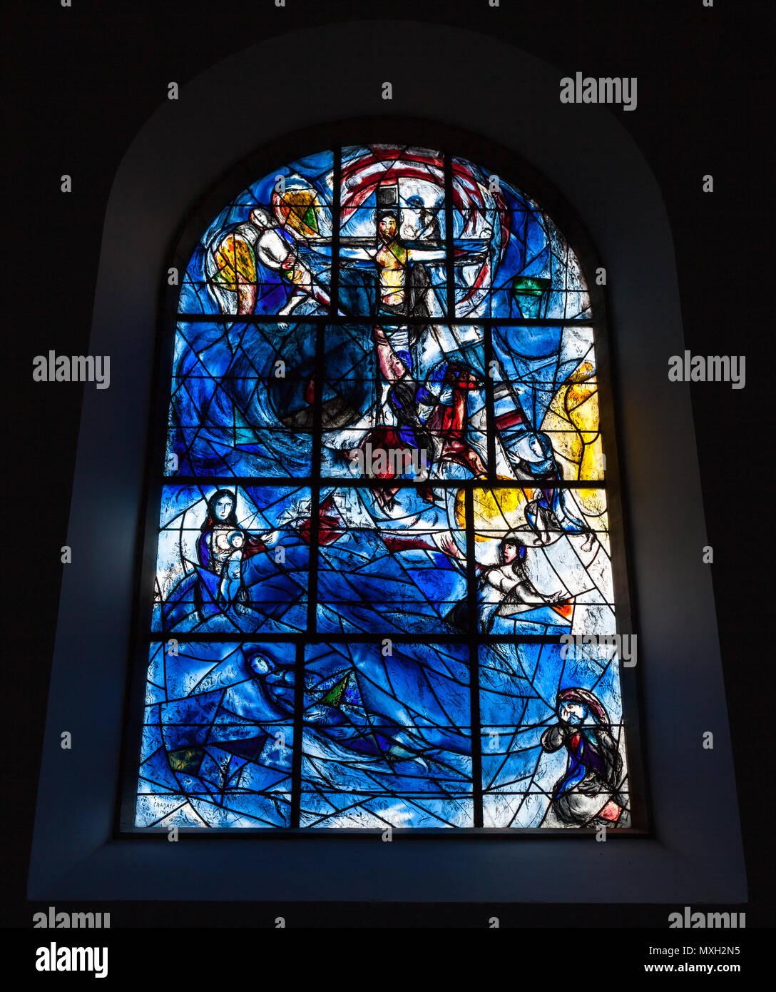 La fenêtre de l'Est de l'église All Saints, Tudeley, Kent par Marc Chagall. À la mémoire de Sarah d'Avigdor-Goldsmid Banque D'Images