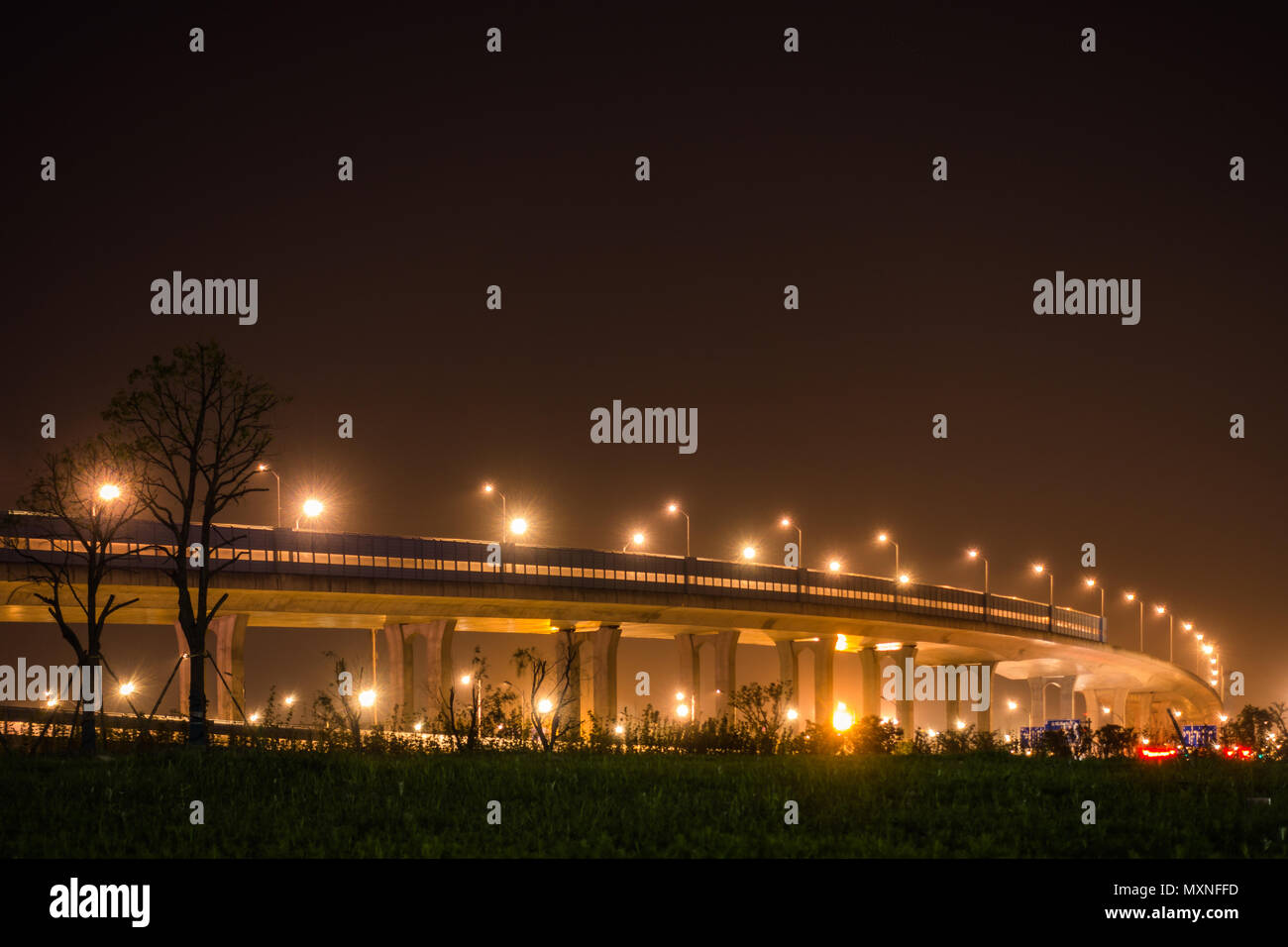 Scène de nuit de passage dans la ville de Xi'an, Chine Banque D'Images
