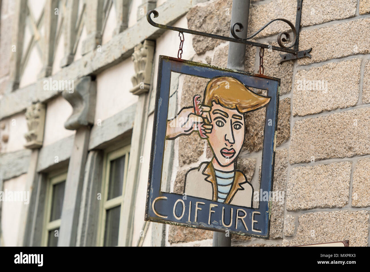 Parrucchieri shop sign in Moncontour, Côtes-d'Armor, Bretagne, France. Banque D'Images