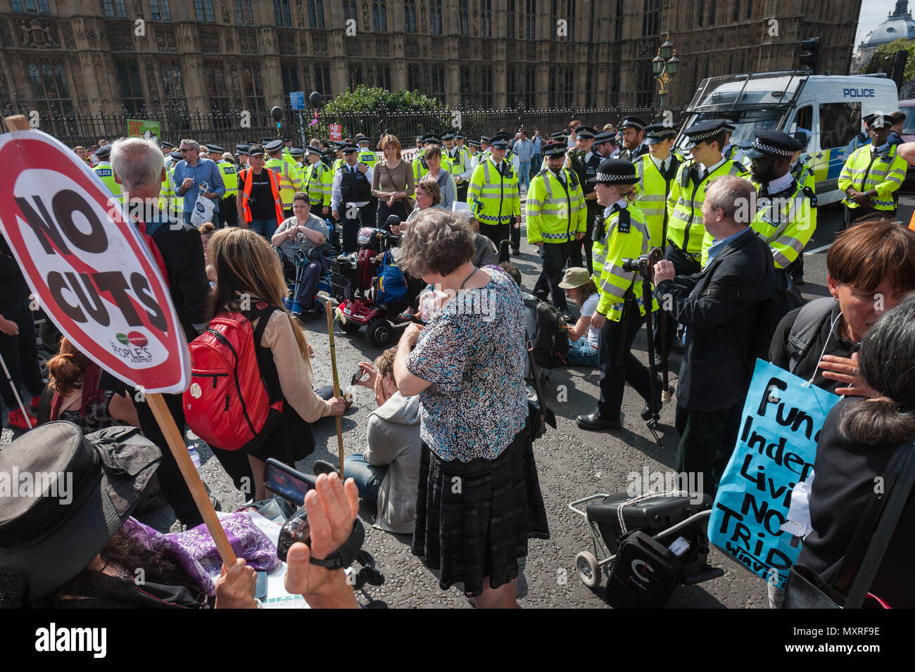 Le pont de Westminster, Londres. 7 septembre 2016. L'étape de manifestants une manifestation sur le pont de Westminster pendant plus d'une heure provoquant des chaos pour commut Banque D'Images