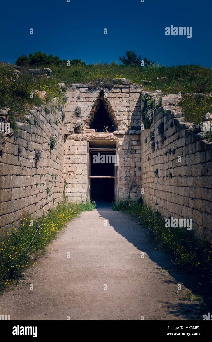 Mykines Grèce -l'entrée de l'Tholos tombe d'Atrée" aussi connu sous le nom de tombeau d'Agamemnon situé dans l'ancienne Mycènes, Halkidiki, Pelopon Banque D'Images