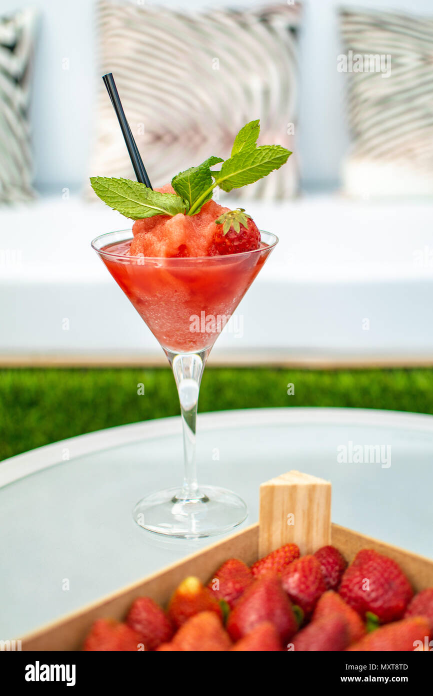 Un cocktail de fraises congelées daquiri Banque D'Images