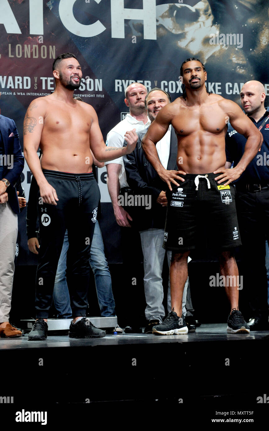 Pesage en avance sur la lutte des poids lourds le 5 mai 2018 entre Tony Bellew et David Haye à O2 à Londres d'Indigo. Avec : David Haye, Tony Bellew Où : London, Royaume-Uni Quand : 04 mai 2018 Source : WENN.com Banque D'Images