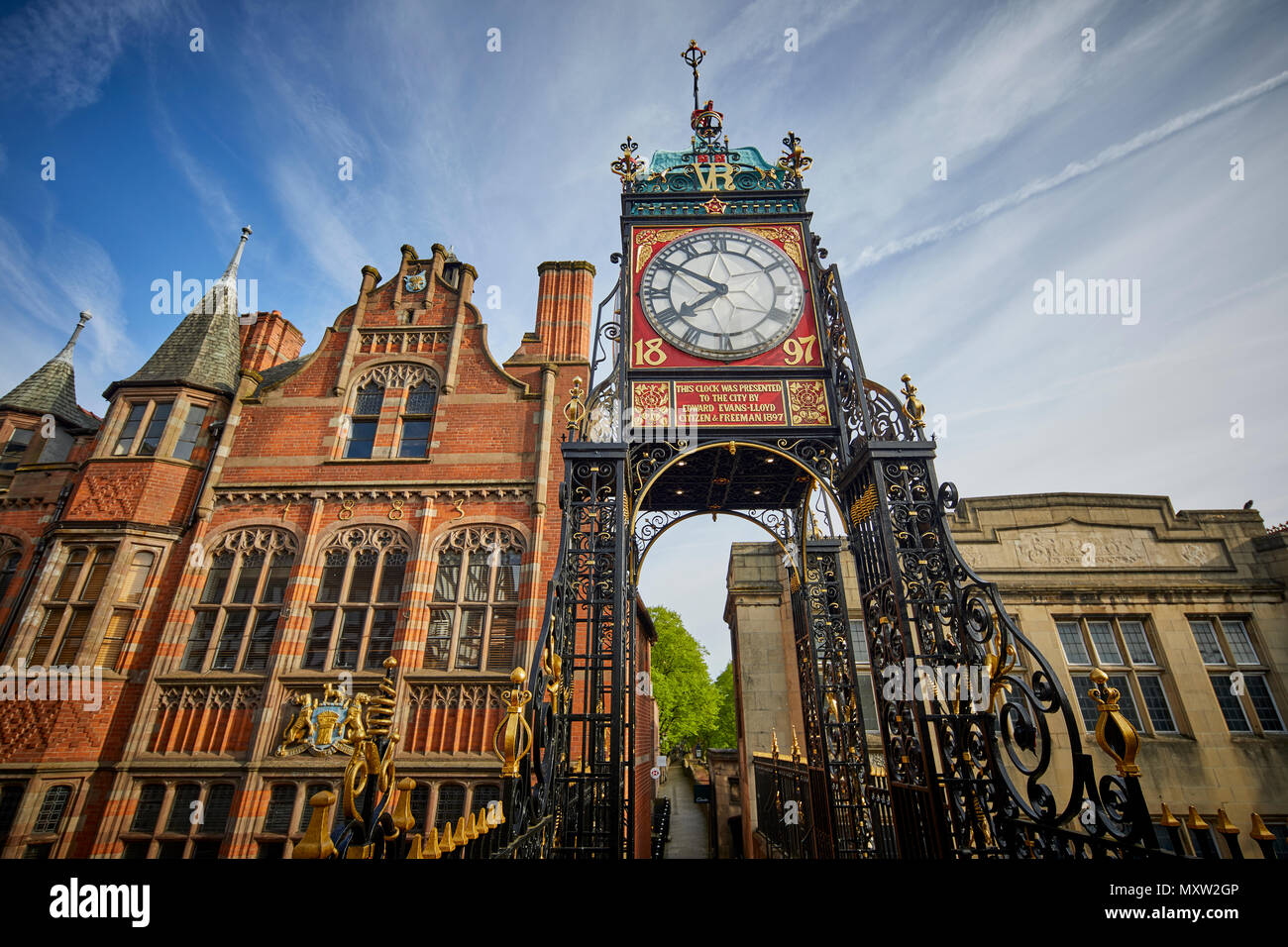 Monument Eastgate Clock à Chester, Cheshire, Angleterre, entrée originale de la forteresse romaine de Deva Victrix. Une partie de la ville de Roman walls Banque D'Images