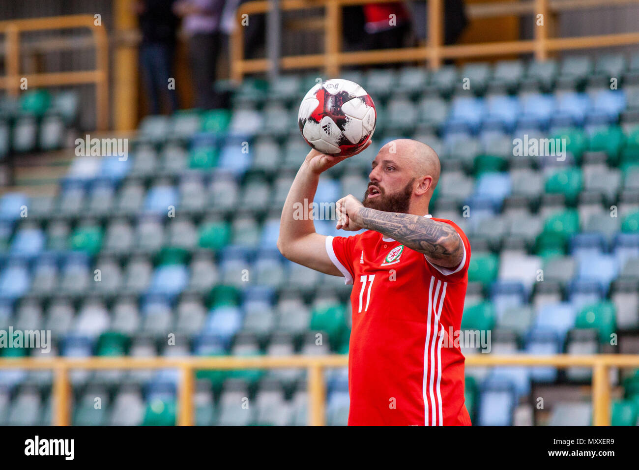 Chris Colvin-Owen du sud du Pays de Galles FA v Région de Gothenburg en concurrence dans la ronde préliminaire de l'UEFA Coupe des Régions à Jenner Park. Banque D'Images