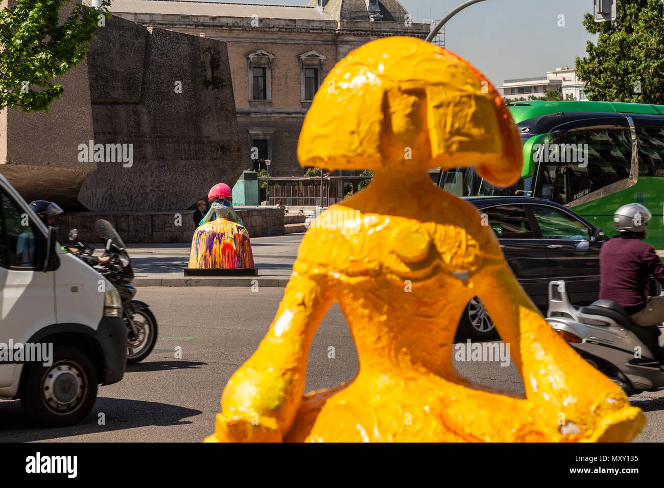 Meninas dans la rue de Madrid, Espagne Banque D'Images