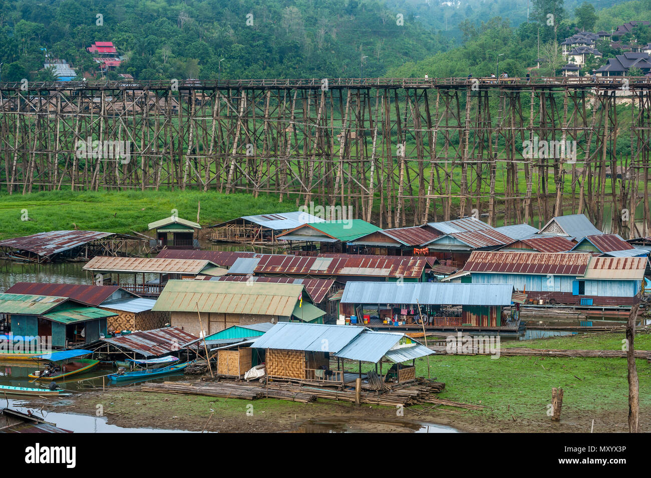 Sapan Mon Bridge, Amphoe Sangkhla Buri, Kanchanaburi, Thaïlande Banque D'Images