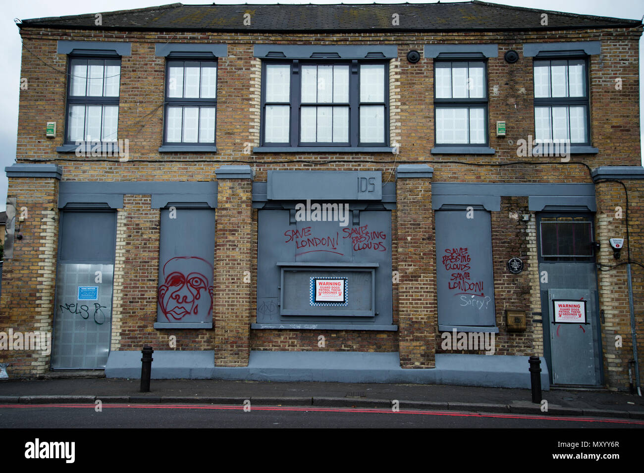 Hackney,Londres. Les nuages, de musique fermé Banque D'Images