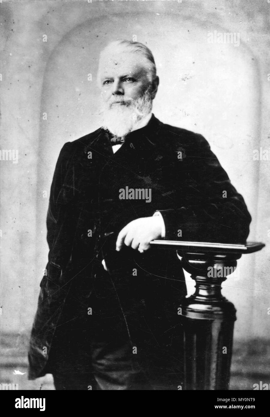 Portrait de Sir Arthur Palmer, c 1880. Sir Arthur Palmer était membre de l'Assemblée législative du Queensland de 1866 à 1881 et le Conseil législatif du Queensland de 1881 à 1898. Il était le 5e premier ministre du Queensland de 1870 à 1874. Plus tard, il a été secrétaire d'État aux Colonies et Secrétaire de l'Instruction publique dans le gouvernement McIlwraith. Banque D'Images