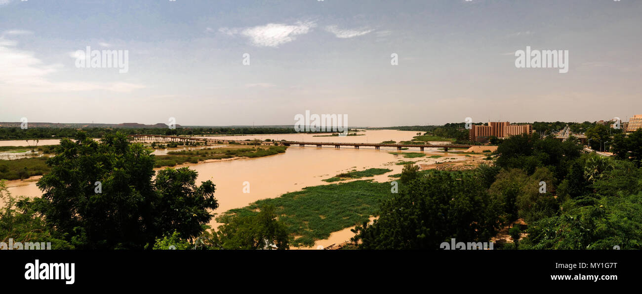 Vue aérienne de la rivière Niger et Niamey Niger , ville Banque D'Images