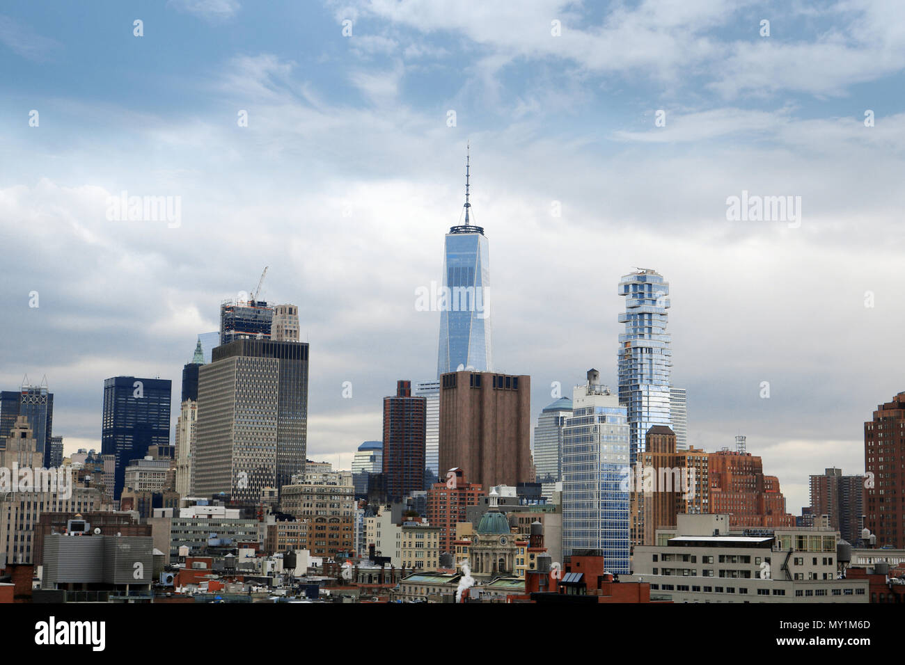 Beau ciel bleu jour de new york city Manhattan skyline Banque D'Images