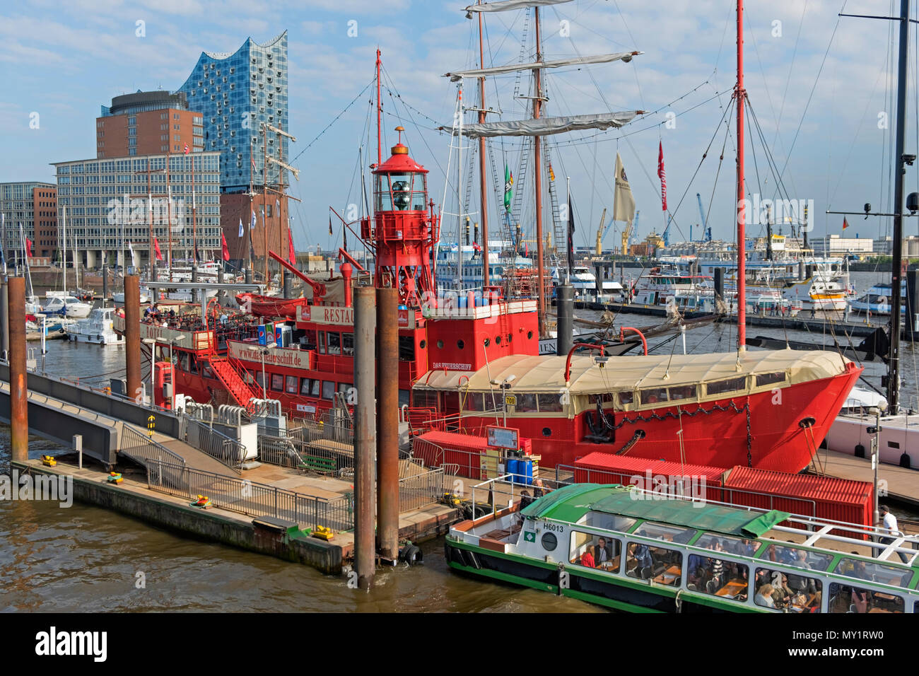 Bateau Restaurant à City Sporthafen Hamburg Allemagne Vorsetzen Banque D'Images