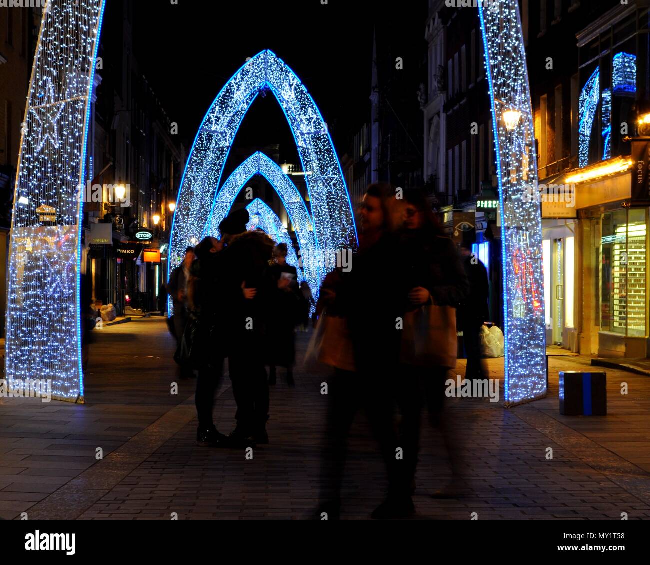 Lumières de Noël dans South Molton Street, Londres. Banque D'Images