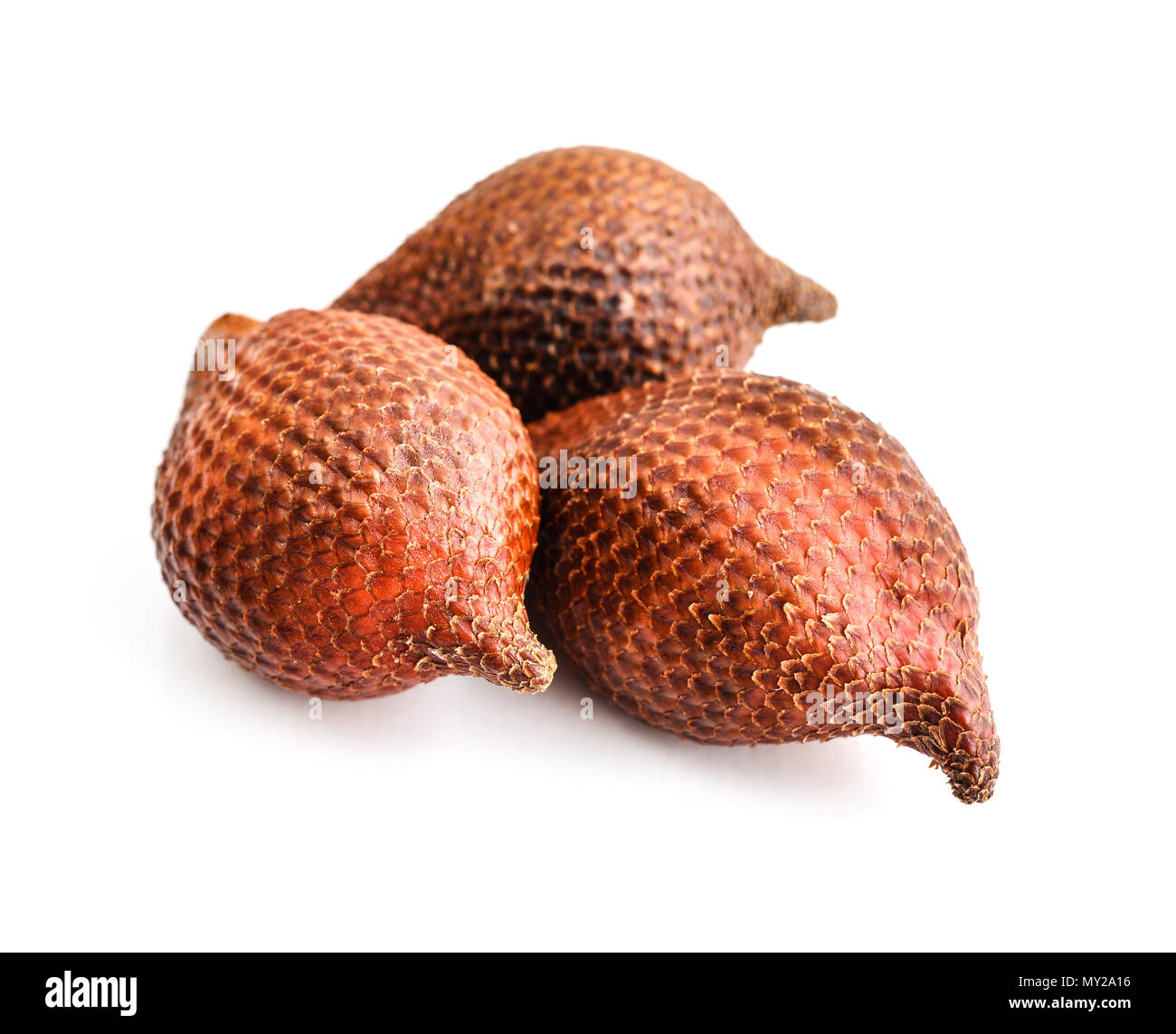 Salak Salacca zalacca fruits, isolé sur fond blanc Banque D'Images