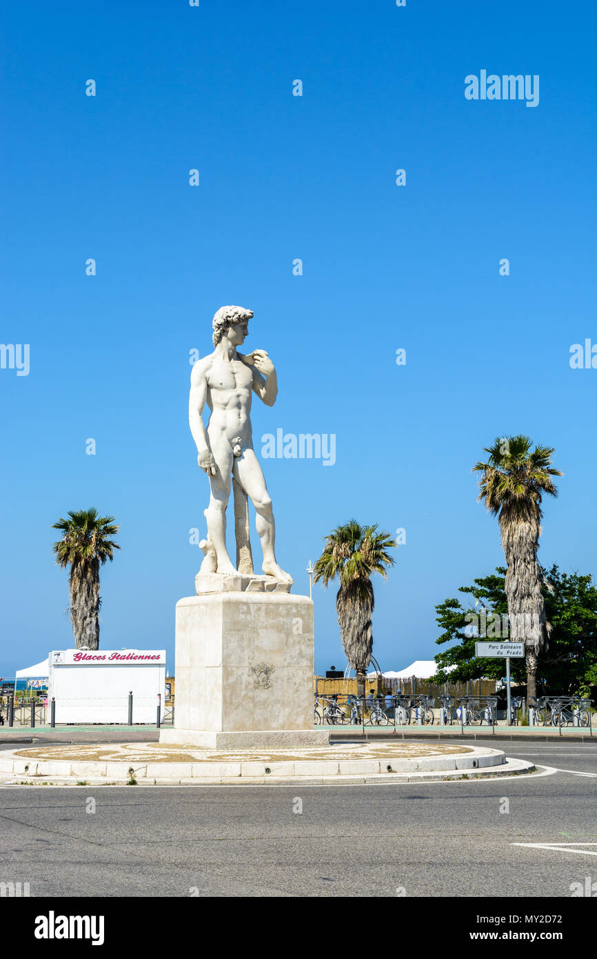 Réplique de la statue de David de Michel-Ange à Marseille, France. Banque D'Images