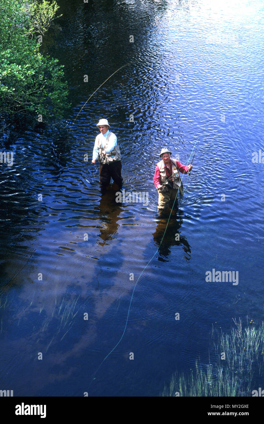 Pêche à la mouche le long de la rivière Blacstone dans le Massachusetts, Etats-Unis Banque D'Images