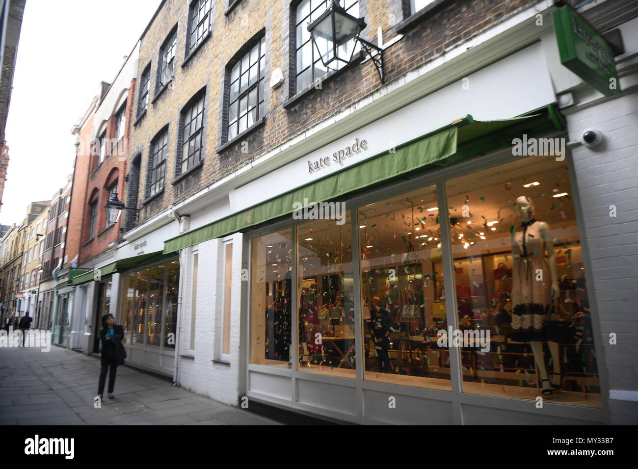 Une boutique de Kate Spade à Covent Garden, Londres. Le créateur de mode Américain, Kate Spade, 55 ans, a été retrouvé mort dans son appartement à New York le mardi à la suite d'un suicide apparent, responsables de l'application de la loi dit. Banque D'Images