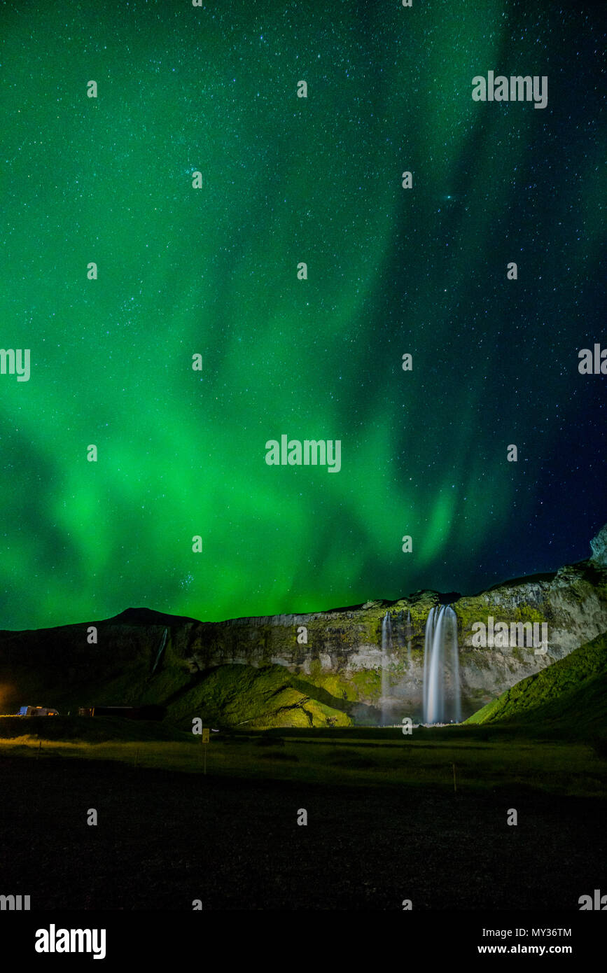 Aurora Borealis, Seljalandsfoss, Islande Banque D'Images