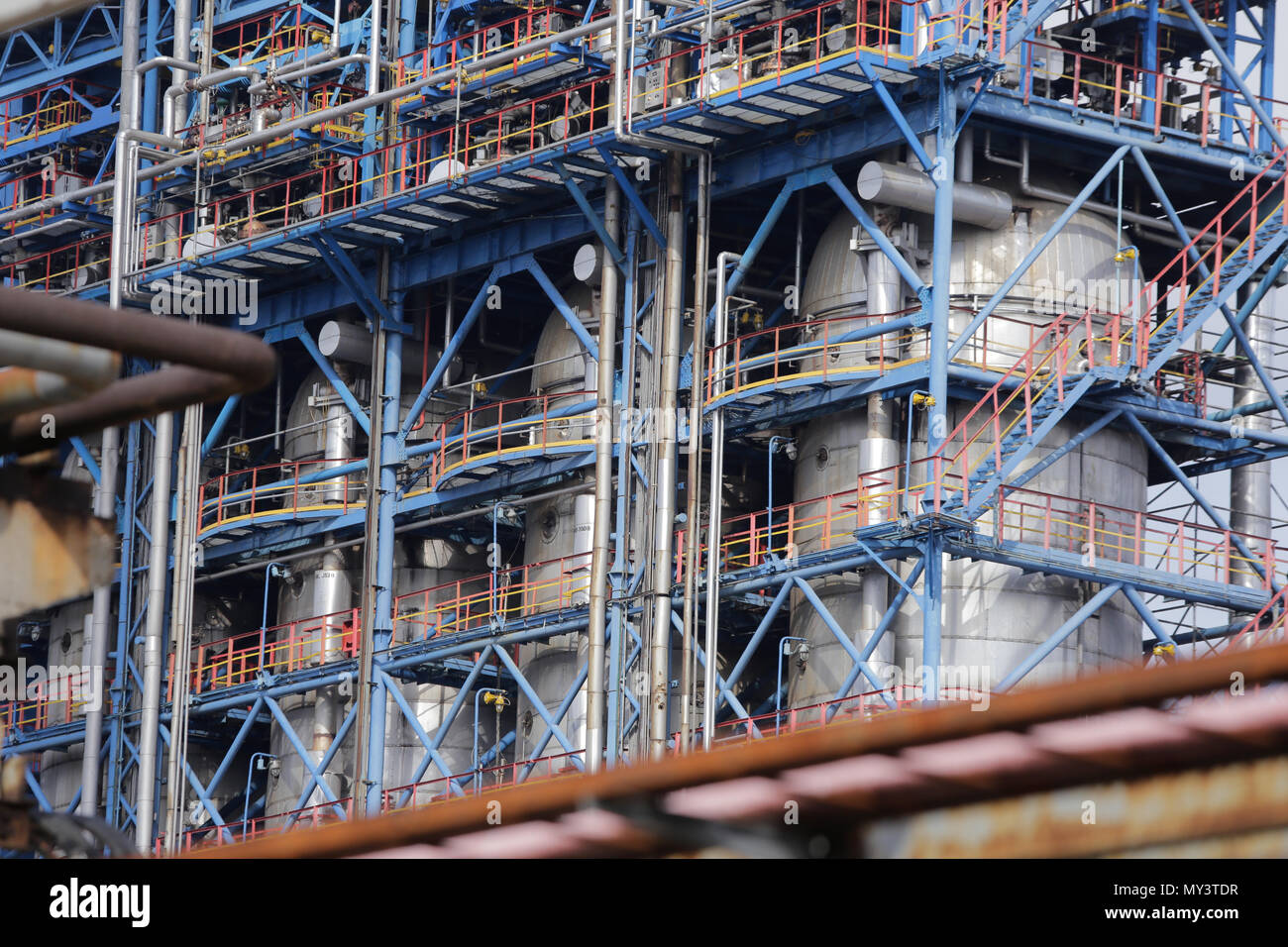 CONSTANTA, Roumanie - le 19 mai 2018 Détails : avec l'équipement dans une raffinerie de pétrole Banque D'Images