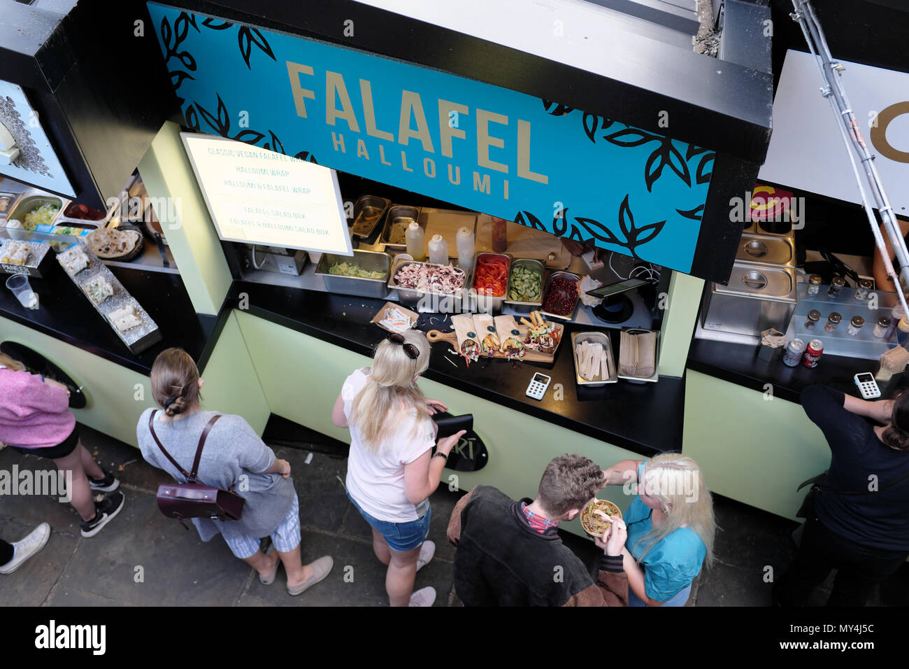 Halloumi Falafel, Marché de Camden, Camden, London, UK Banque D'Images