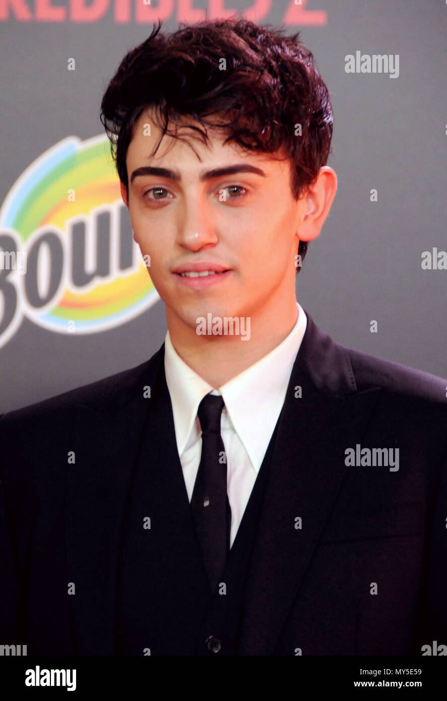 Los Angeles, USA. Juin 2018, 5ème. Le chanteur italien Michele Bravi assiste à la première mondiale de Disney et Pixar indestructibles '2' au El Capitan Theatre Le 5 juin 2018 à Los Angeles, Californie. Photo de Barry King/Alamy Live News Banque D'Images