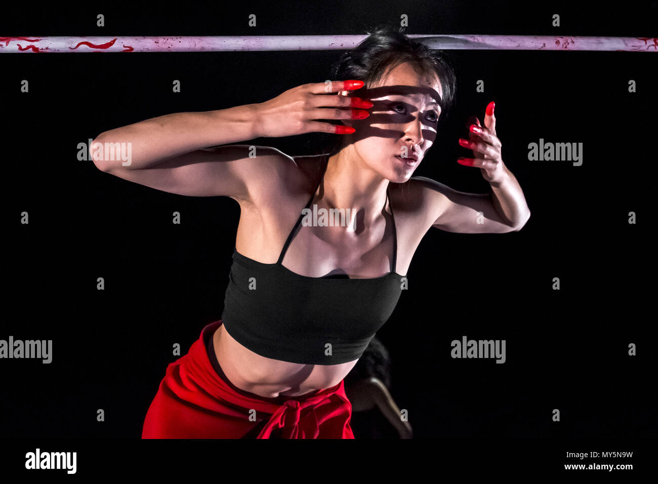 Londres, Royaume-Uni. 6e juin 2018. Portraits dans l'altérité au Sadler's Wells Theatre par le célèbre danseur et chorégraphe Akram Khan. Crédit : Guy Josse/Alamy Live News Banque D'Images
