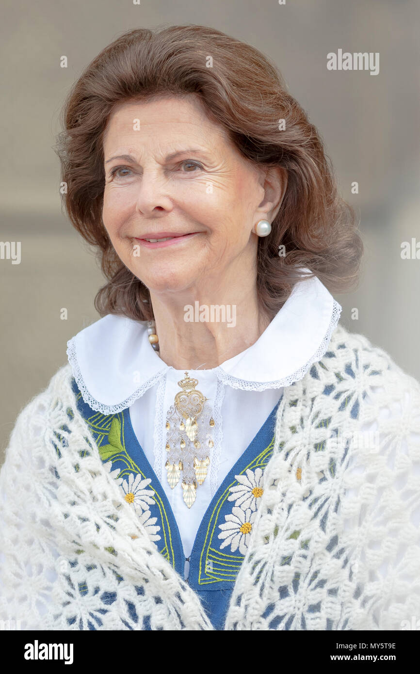 Stockholm, Suède. 6 juin, 2018. Fête nationale suédoise avec le roi Carl XVI et la reine Silvia au château royal de Stockholm d'ouverture Cérémonie pour le public. Credit : Stefan Holm/Alamy Live News Banque D'Images