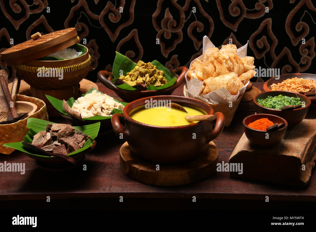 Buffet Gare d'Empal Gentong Cirebon, la traditionnelle soupe de boeuf de Cirebon, Ouest de Java Banque D'Images