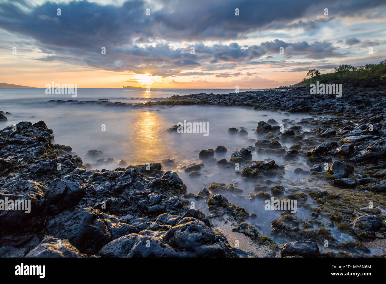 Coucher du soleil à La Perouse Bay à Maui, Hawaii Banque D'Images