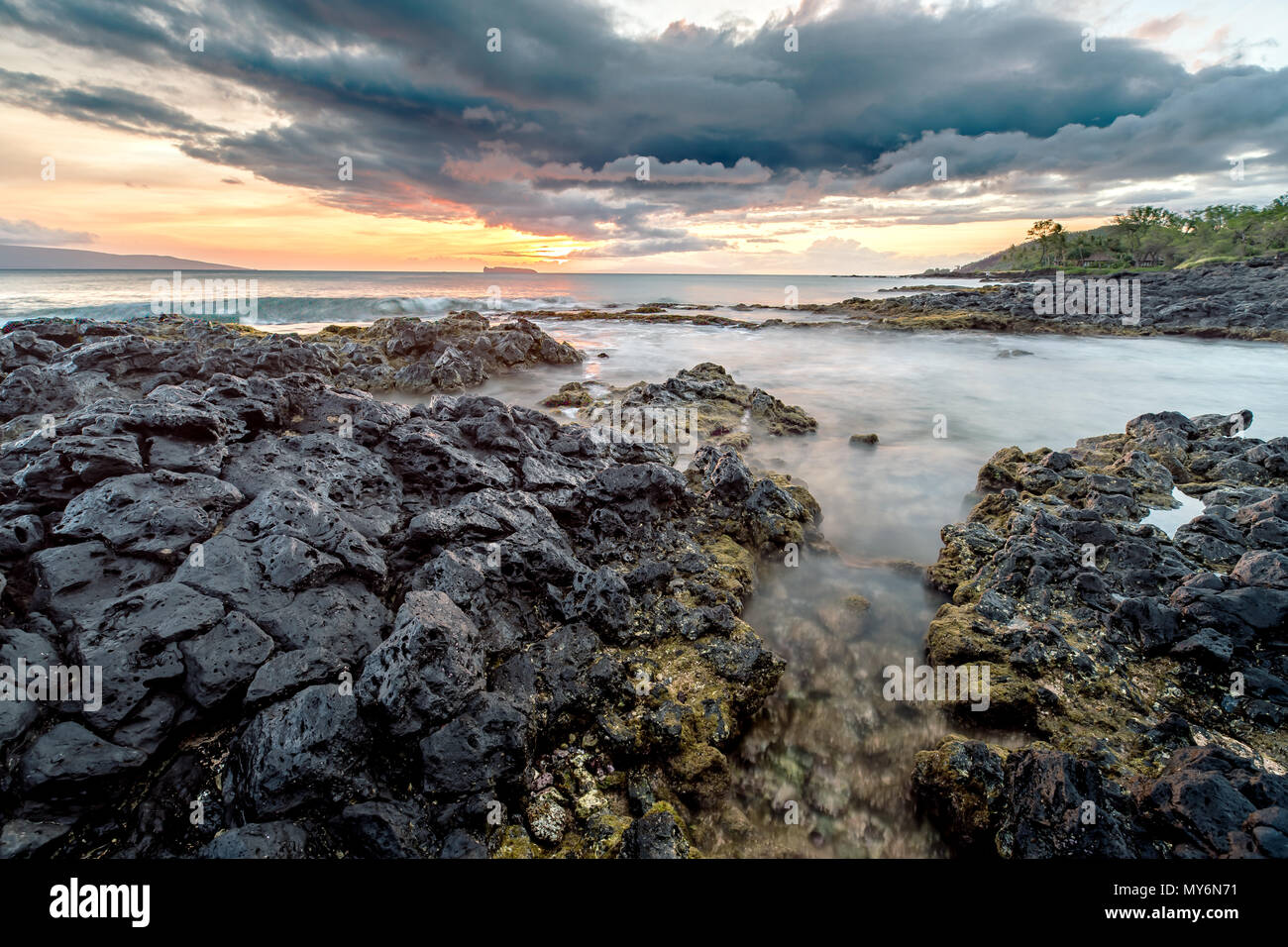 Coucher du soleil à La Perouse Bay à Maui, Hawaii Banque D'Images
