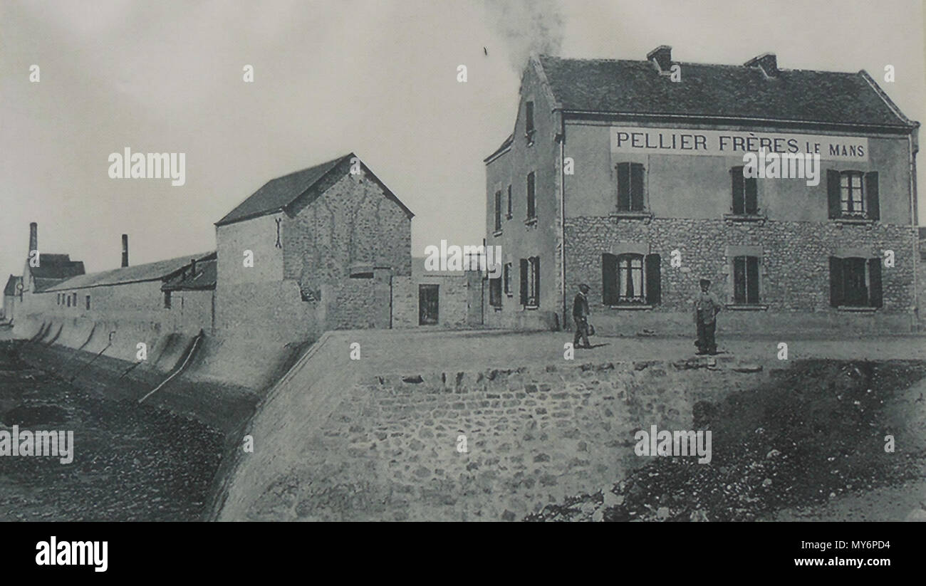 . English : ancienne conserverie de sardine Pellier (1875) de la Turballe (Loire-Inférieure, France) . 26 juin 2015. Non créditée 310 Photo de La turballe usine Pellier 1875 Banque D'Images