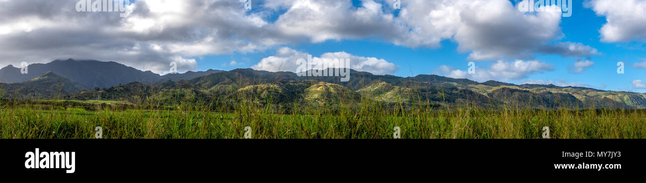 Vue panoramique sur les montagnes dans le nord de Oahu Hawaii Banque D'Images