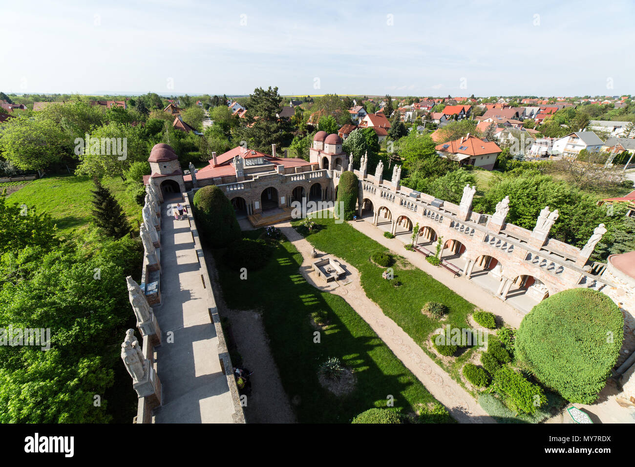 SZEKESFEHERVAR, HONGRIE - 25 Avril 2018 : Bory Var, gracieux château construit par un homme dans le Bory Jeno Szekesfehervar, Hongrie Banque D'Images