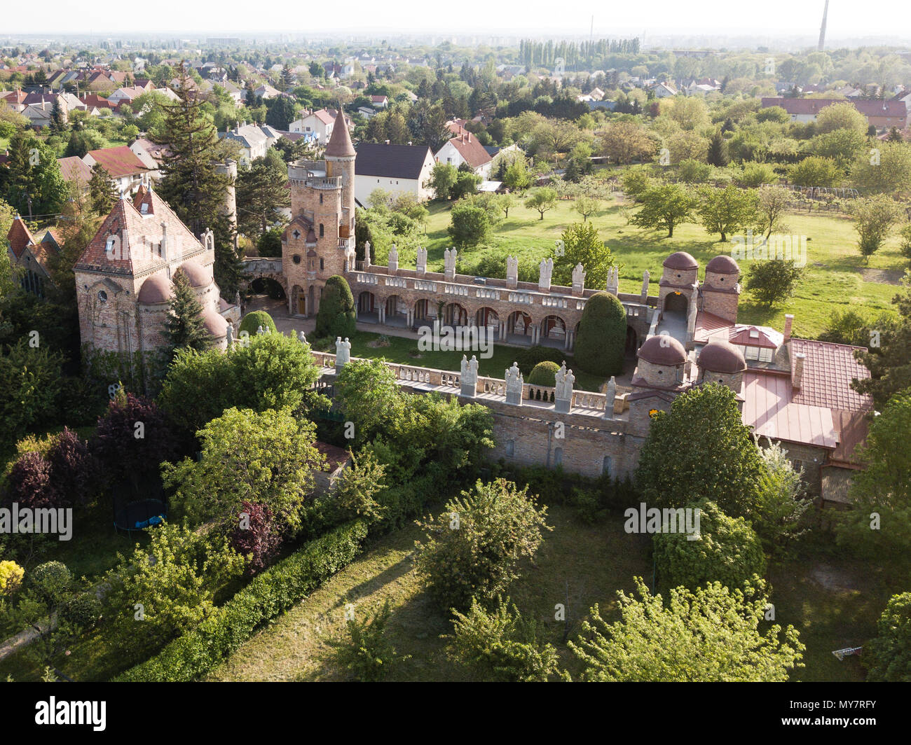 SZEKESFEHERVAR, HONGRIE - 25 Avril 2018 : Vue de dessus de l'antenne de Bory Var château dans la Szekesfehervar, Hongrie Banque D'Images