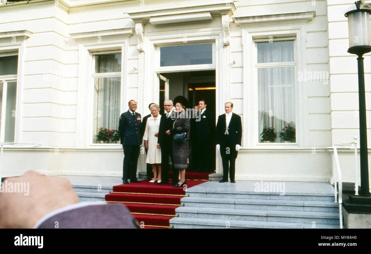 Juliana Königin der Niederlande zu Besuch in Deutschland, hier (v. l.) le prince Bernhard, Hilda Heinemann, Gustav Heinemann und Königin Juliana à Bonn, Allemagne 1971. Le Prince Bernhard, Hilde Heinemann Gustav Heinemann, président fédéral et de la reine Juliana des Pays-Bas à Bonn, Allemagne 1971. Banque D'Images