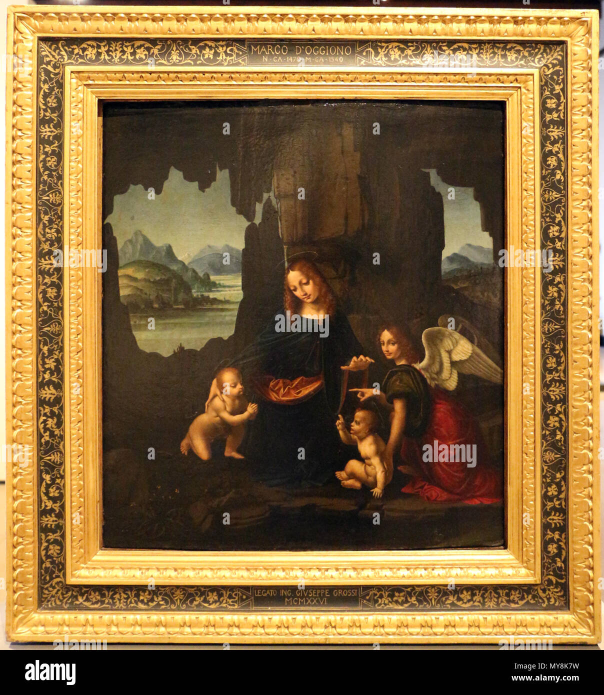 . Italiano : Vergine delle Rocce . Anglais : Pinacoteca del Castello Sforzesco . 26 janvier 2016, 17:22:43. Sailko 344 Marco d'oggiono, Vergine delle Rocce (da leonardo) e grottesche sul verso, 1510 circa 01 Banque D'Images