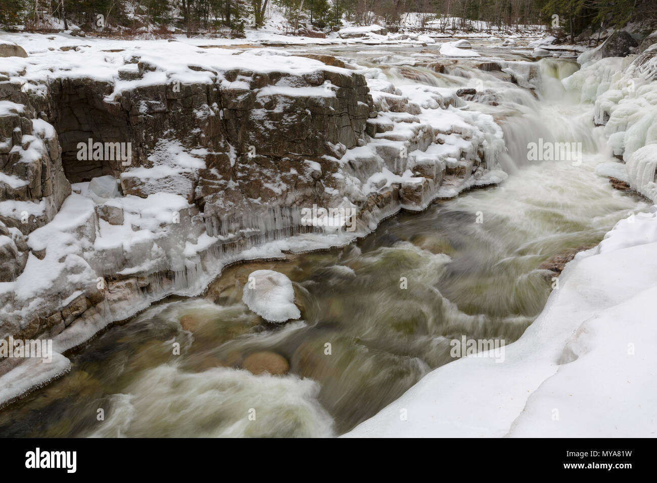 Plus glacé cascades à gorge rocheuse Scenic Area, le long de la rivière Swift, à Albany, New Hampshire pendant les mois d'hiver. Banque D'Images