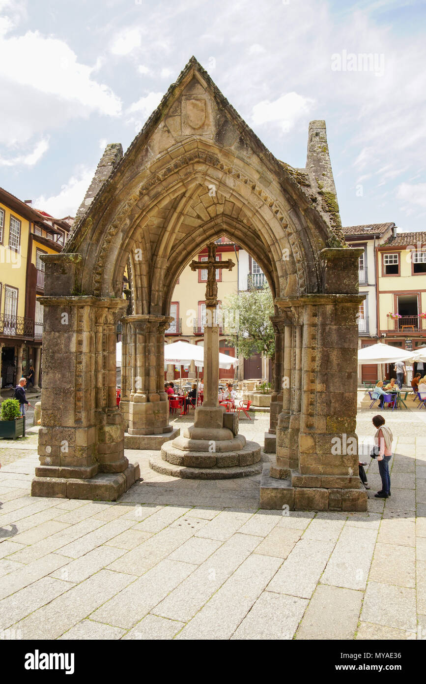 Monument à Salado Oliveira square, Guimarães, Portugal. Banque D'Images