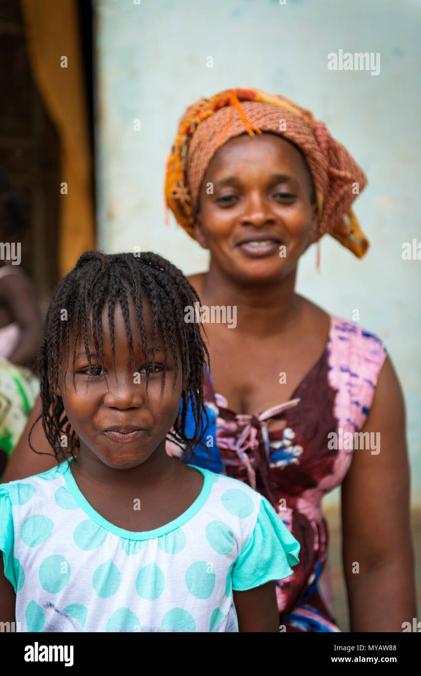 Guinea bissau child portrait girl Banque de photographies et d’images à ...