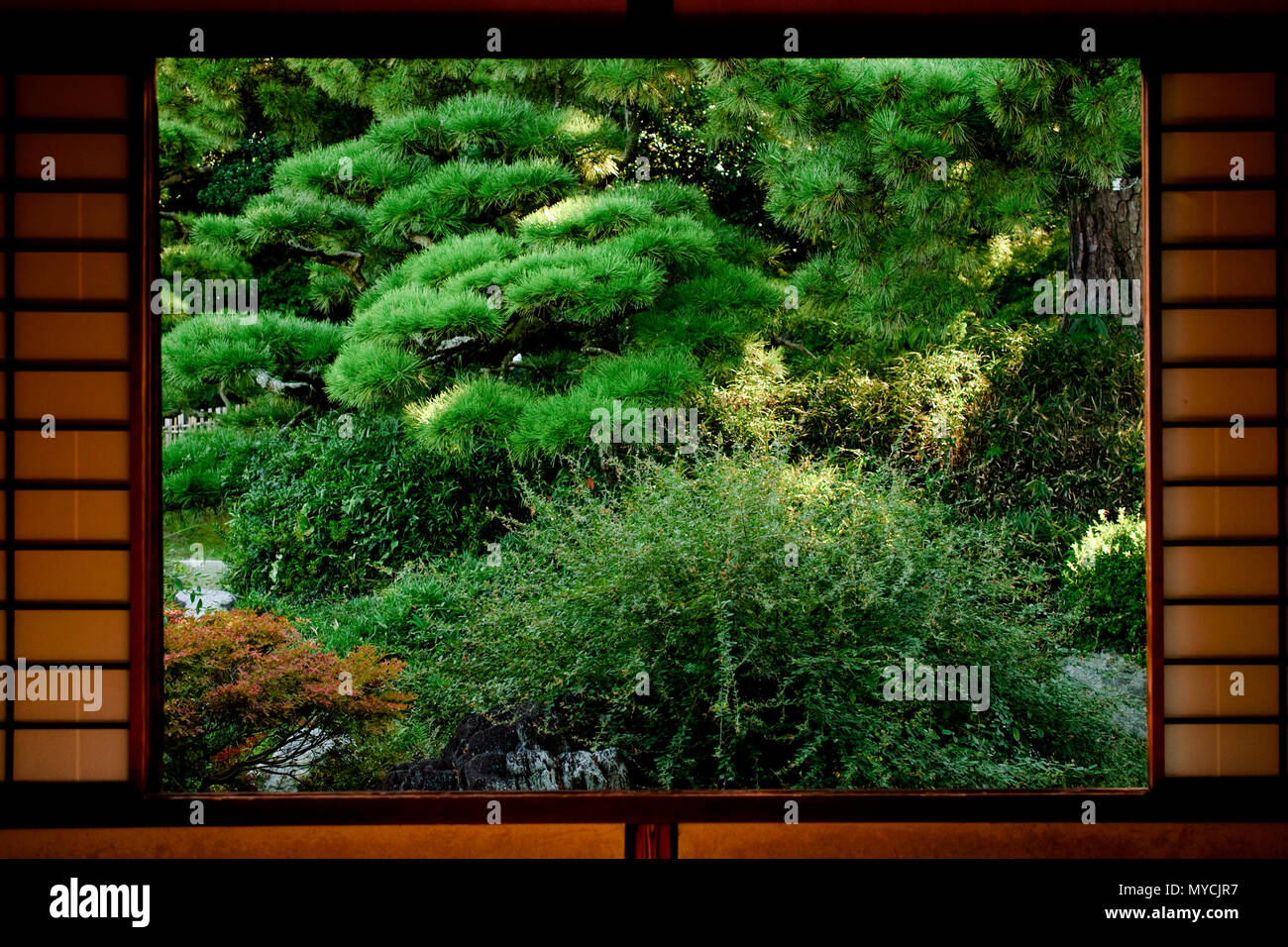 La scène de la fenêtre et le détail de la maison traditionnelle japonaise Banque D'Images