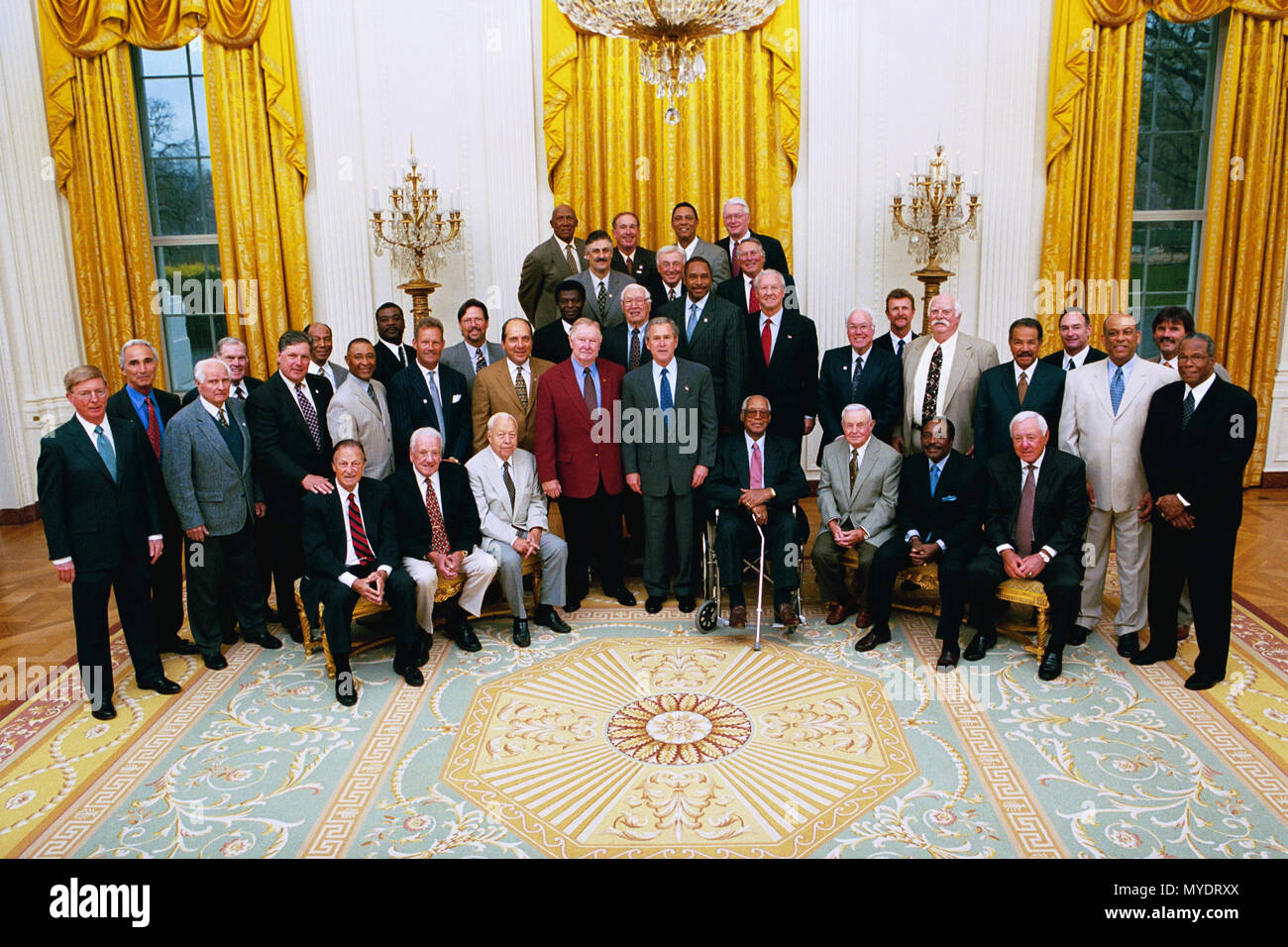 Déjeuner avec des membres du Baseball Hall of Fame. Marvin Bush visite le bureau ovale. Salle à manger d'État Déjeuner avec les membres du Baseball Hall of Fame prés. Geo W. Bush hall of famers avec déjeuner à la maison blanche, le 3 31 2004 Banque D'Images