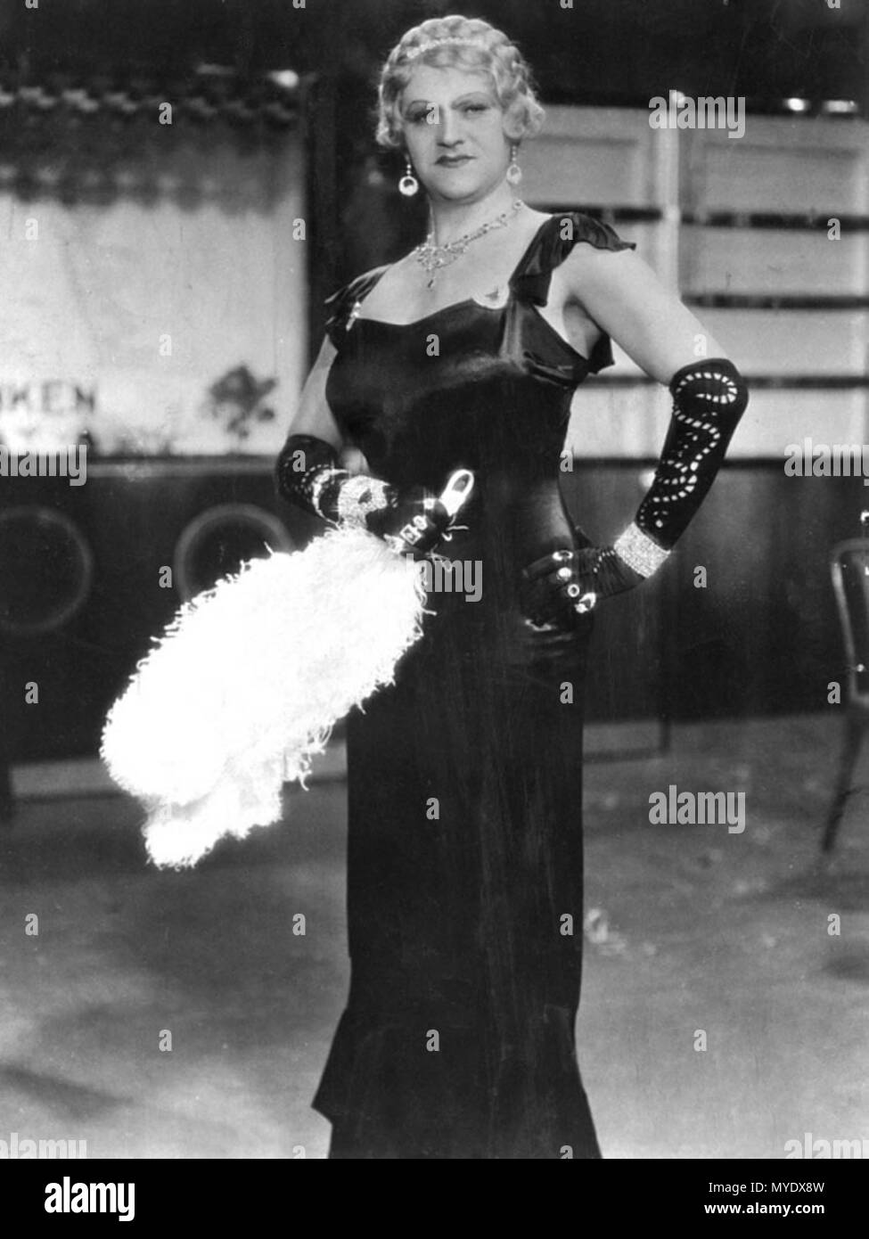 . Polski : Eugeniusz Bodo jako, Mae West w filmie wyżej', 'Piętro 1937 r. Anglais : Eugeniusz Bodo (acteur) polonais les plus populaires dans vêtements femme comme Mae West dans 'Piętro wyżej' (à l'étage) film de 1937. Русский : Евгениуш роли Мэй Уэст Бодо в, фильме Этажом «выше в', 1937 г. 1937. OP 171 inconnu Eugeniusz Bodo comme Mae West Banque D'Images